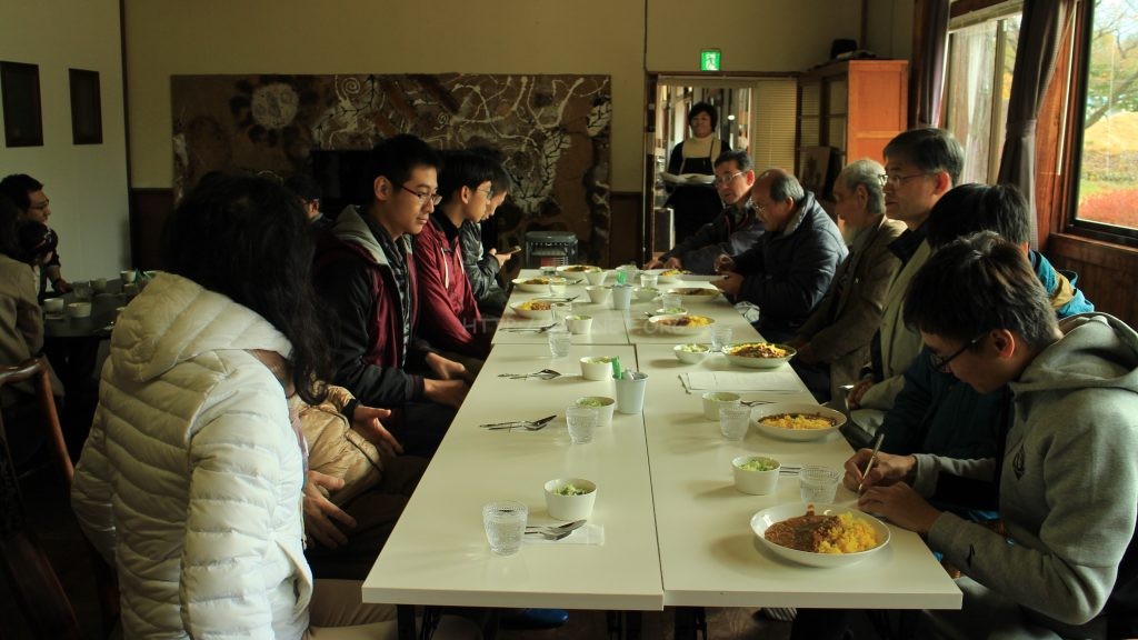 全員会の後　みなさんの食事
